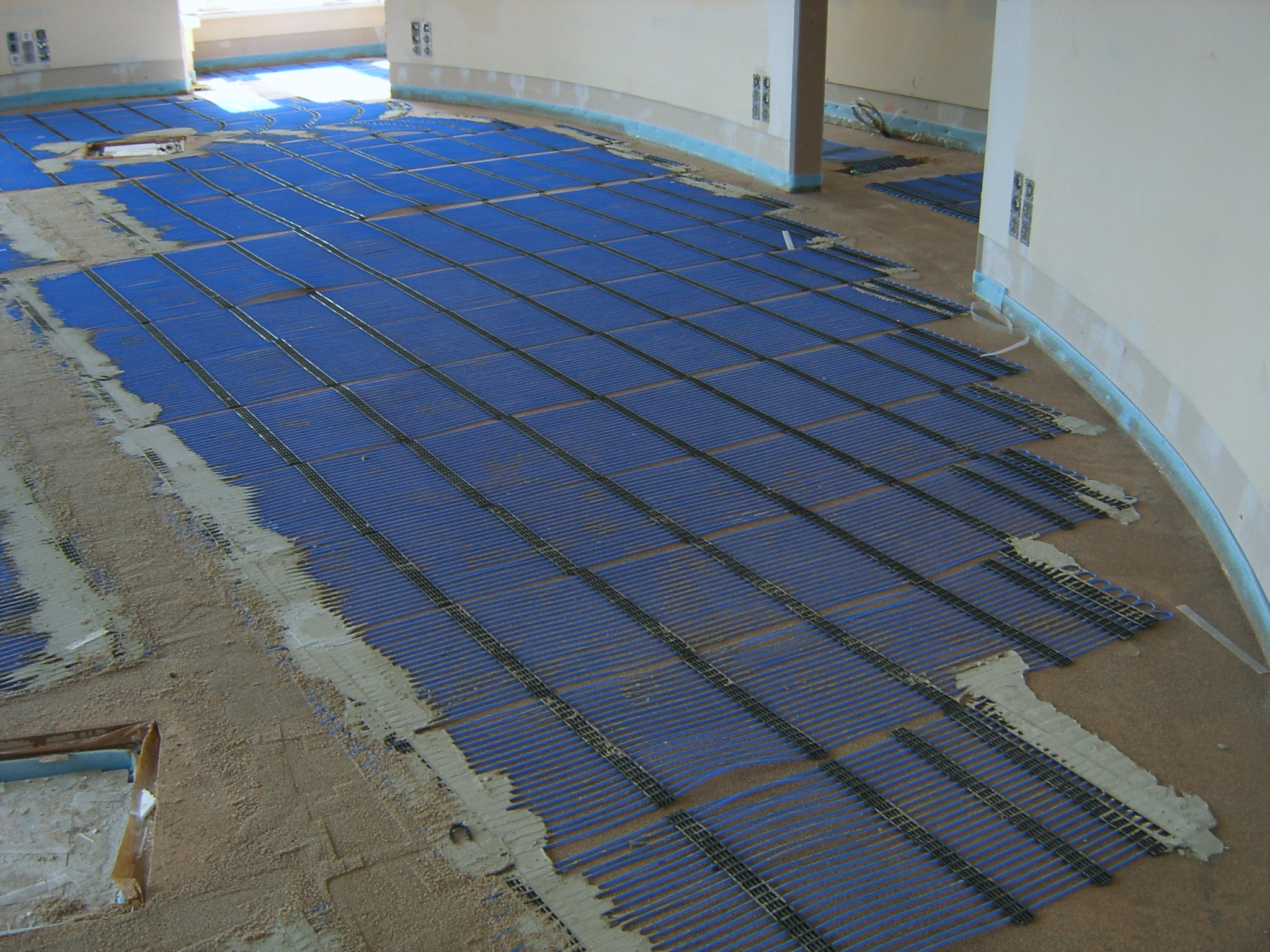 Fußbodenheizung nachträglich einbauen - PP Film Floor